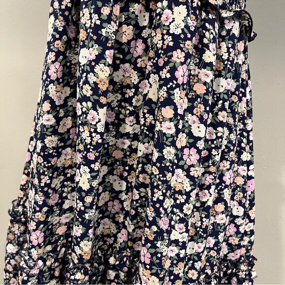 Floral Smocked mini Dress with straps - Picture 3 of 13